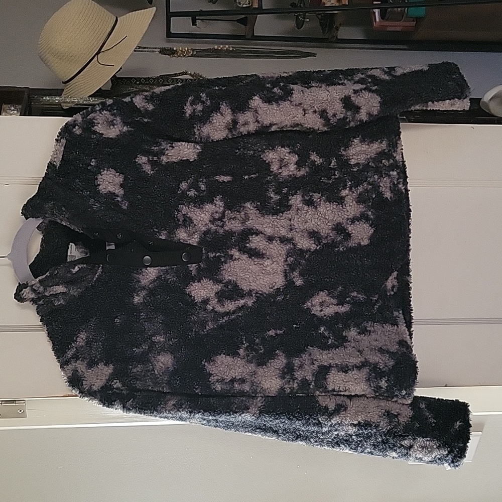 Grey & White Fuzzy Pullover M